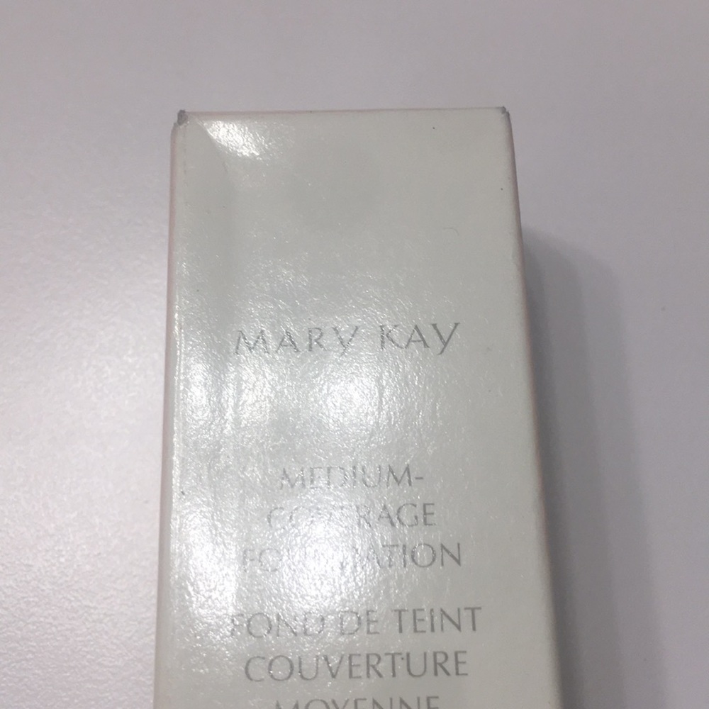 Mary Kay medium Foundation